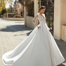 Robe de Mariée ANDREA Aire Barcelona 2022| Mariée Parisienne Robe de Mariée ANDREA Aire Barcelona 2022| Mariée Parisienne