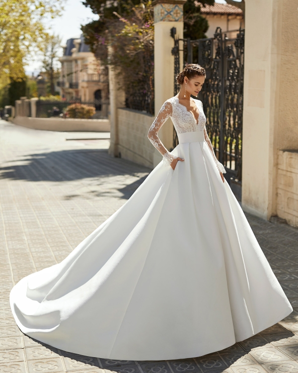 Robe de Mariée ANDREA Aire Barcelona 2022| Mariée Parisienne Robe de Mariée ANDREA Aire Barcelona 2022| Mariée Parisienne