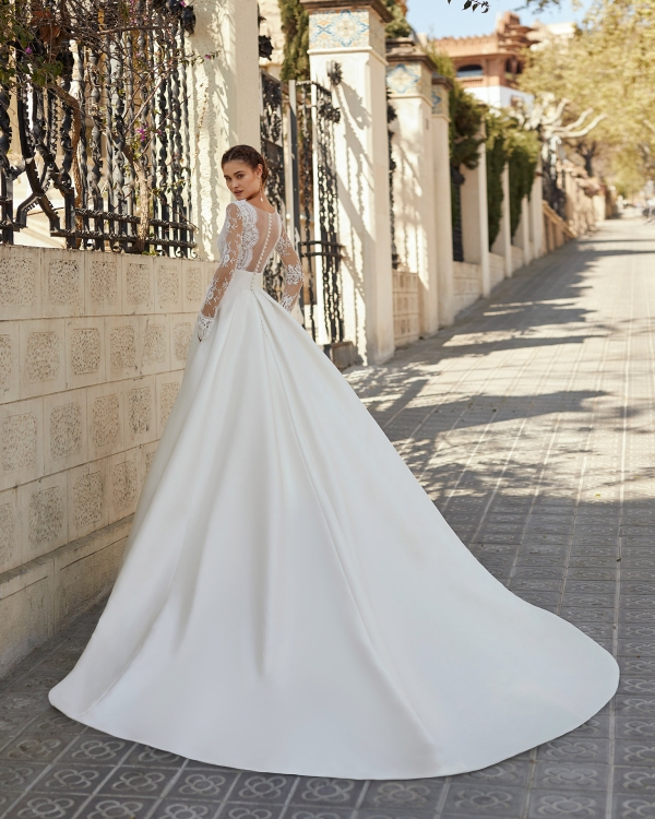 Robe de Mariée ANDREA Aire Barcelona 2022| Mariée Parisienne Robe de Mariée ANDREA Aire Barcelona 2022| Mariée Parisienne
