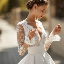 Robe de Mariée ANDREA Aire Barcelona 2022| Mariée Parisienne Robe de Mariée ANDREA Aire Barcelona 2022| Mariée Parisienne