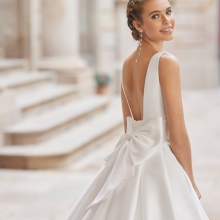 DILEME Wedding Dress Aire Barcelona Collection 2022| Paris DILEME Wedding Dress Aire Barcelona Collection 2022| Paris