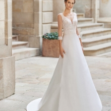 DIPLOMA Wedding Dress Aire Barcelona Collection 2022| Paris DIPLOMA Wedding Dress Aire Barcelona Collection 2022| Paris