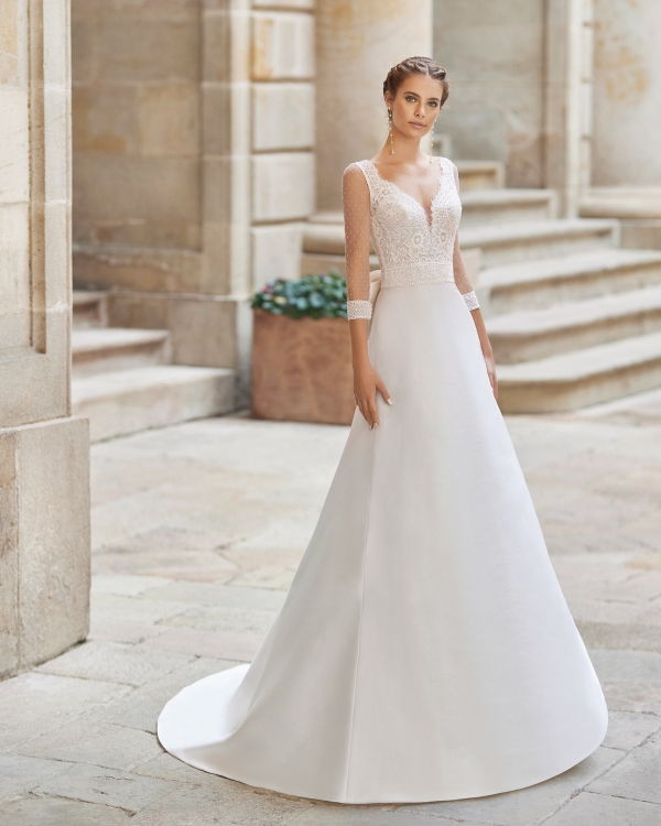 DIPLOMA Wedding Dress Aire Barcelona Collection 2022| Paris DIPLOMA Wedding Dress Aire Barcelona Collection 2022| Paris