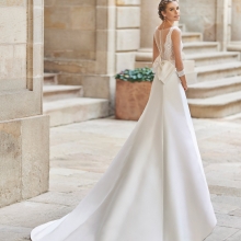 DIPLOMA Wedding Dress Aire Barcelona Collection 2022| Paris DIPLOMA Wedding Dress Aire Barcelona Collection 2022| Paris
