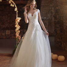 DRAGOSTE Wedding Dress White one Collection 2022 Paris Boutique DRAGOSTE Wedding Dress White one Collection 2022 Paris Boutique