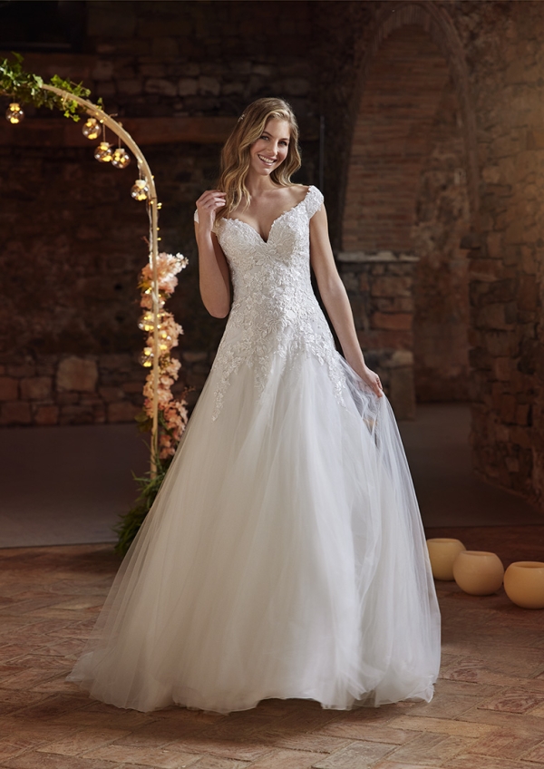 DRAGOSTE Wedding Dress White one Collection 2022 Paris Boutique
