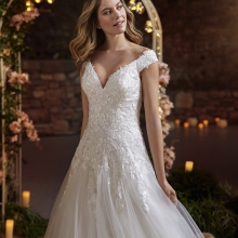 DRAGOSTE Wedding Dress White one Collection 2022 Paris Boutique DRAGOSTE Wedding Dress White one Collection 2022 Paris Boutique