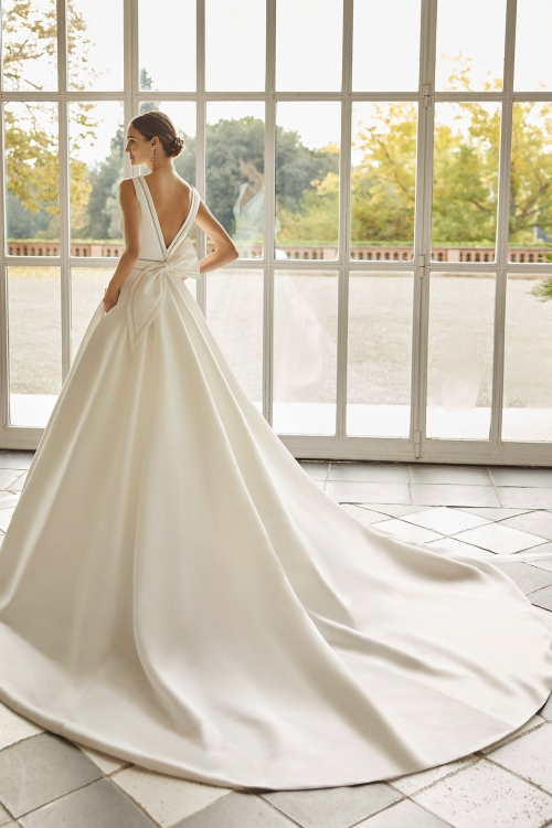 ANNET Wedding Dress Aire Barcelona Collection 2023| Paris Boutique