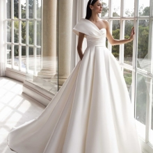 Robe de Mariée SEDNA- Pronovias collection 2023 | Mariée Parisienne Robe de Mariée SEDNA- Pronovias collection 2023 | Mariée Parisienne