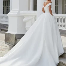 Robe de Mariée FARAH Pronovias collection 2023 | Mariée Parisienne Robe de Mariée FARAH Pronovias collection 2023 | Mariée Parisienne