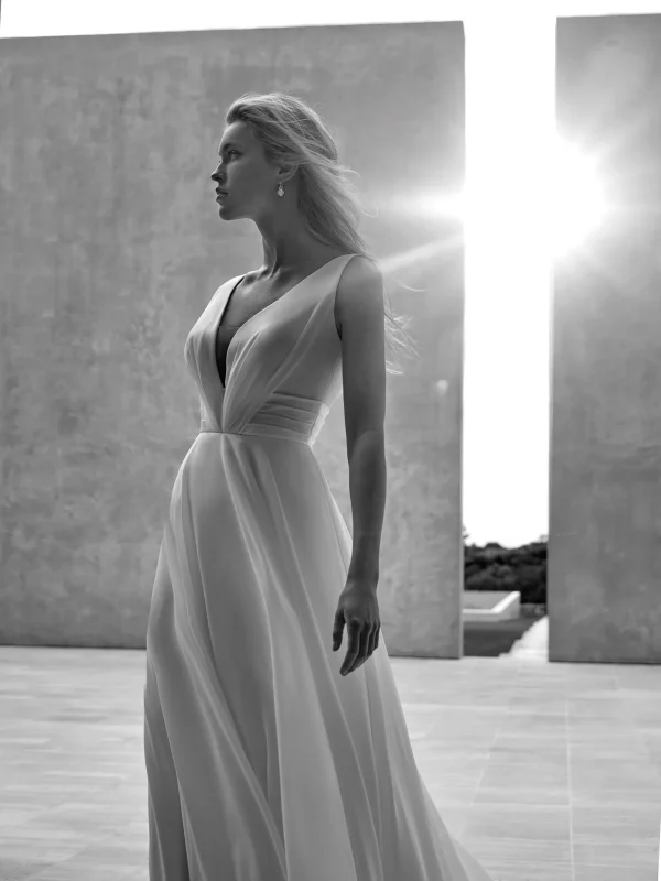 Robe de Mariée ASMARA Pronovias collection 2024 | Mariée Parisienne Robe de Mariée ASMARA Pronovias collection 2024 | Mariée Parisienne