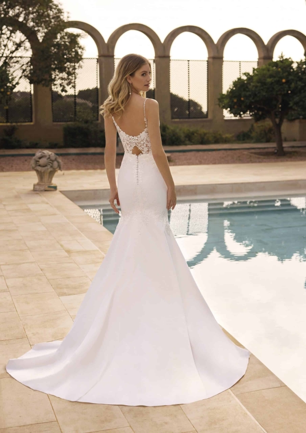 Robe de Mariée CHERI White One Collection 2024| Boutique Paris Robe de Mariée CHERI White One Collection 2024| Boutique Paris