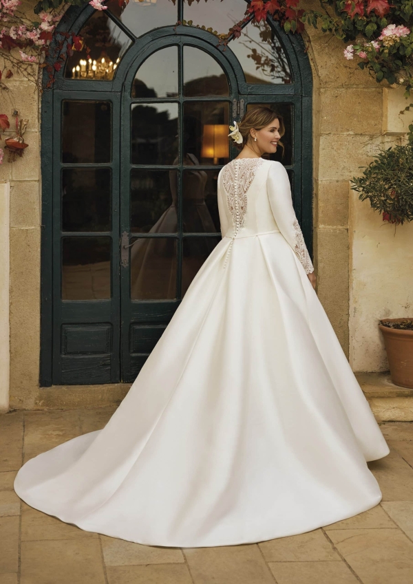 Robe de Mariée NOLANS White One Collection 2024| Paris Robe de Mariée NOLANS White One Collection 2024| Paris