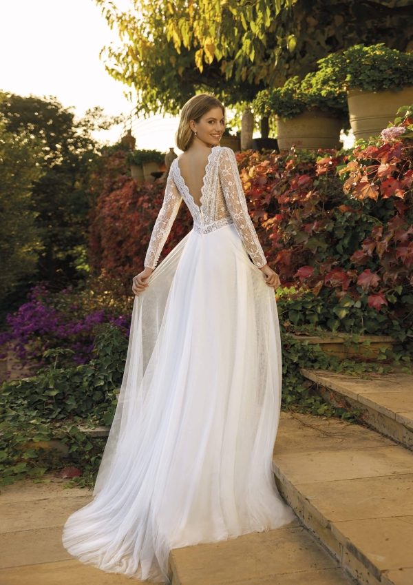 Robe de Mariée SHEILA White One Collection 2024| Paris Robe de Mariée SHEILA White One Collection 2024| Paris
