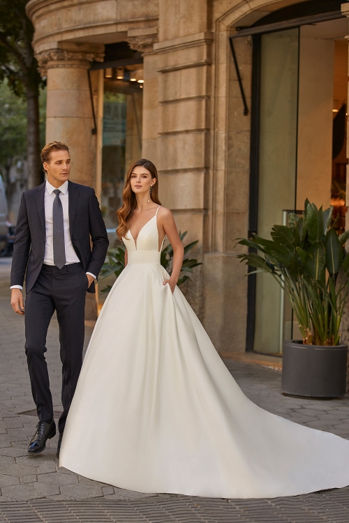 TRAZA Wedding Dress luna novias collection 2024: Paris Boutique