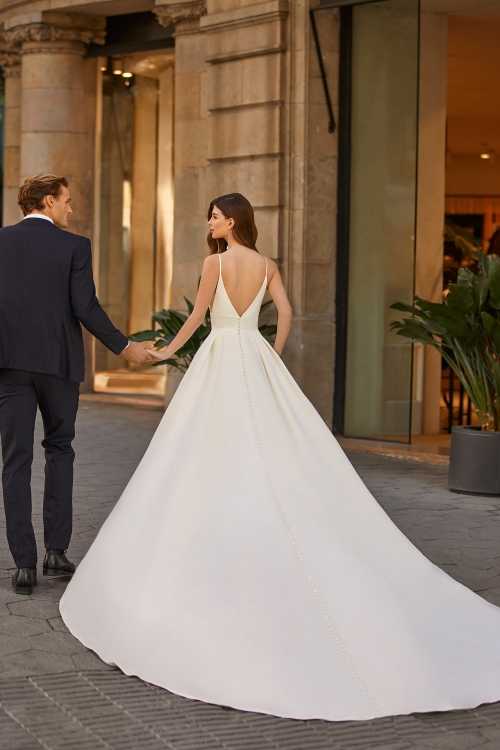 TRAZA Wedding Dress luna novias collection 2024: Paris Boutique