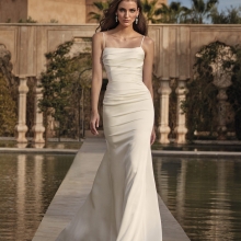 Robe de Mariée BETTA Pronovias collection 2024| Boutique Paris Robe de Mariée BETTA Pronovias collection 2024| Boutique Paris