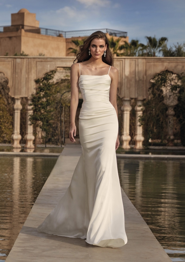 Robe de Mariée BETTA Pronovias collection 2024| Boutique Paris Robe de Mariée BETTA Pronovias collection 2024| Boutique Paris