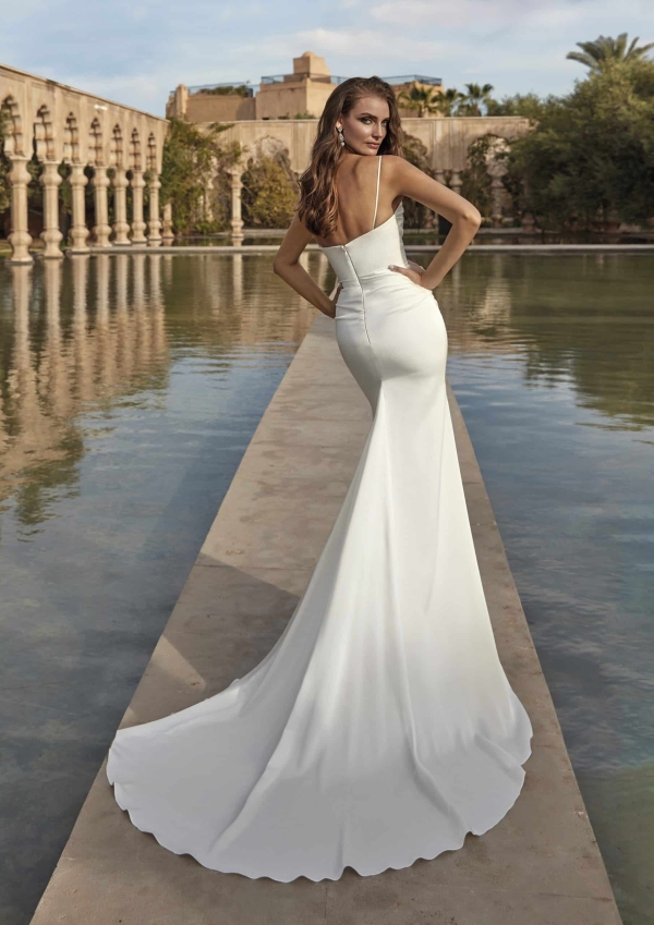 Robe de Mariée BETTA Pronovias collection 2024| Boutique ParisRobe de Mariée BETTA Pronovias collection 2024| Boutique Paris Robe de Mariée BETTA Pronovias collection 2024| Boutique Paris