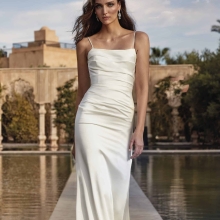 Robe de Mariée BETTA Pronovias collection 2024| Boutique Paris Robe de Mariée BETTA Pronovias collection 2024| Boutique Paris