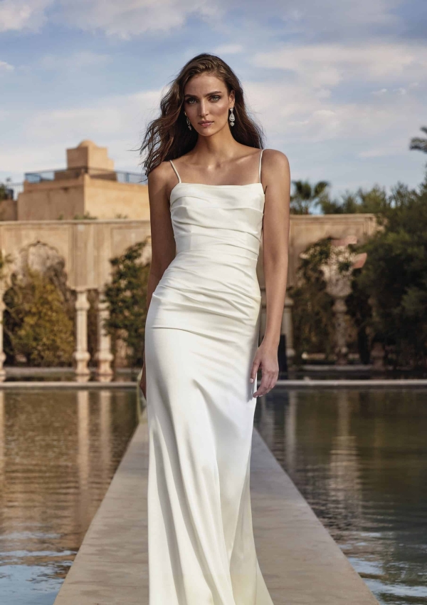 Robe de Mariée BETTA Pronovias collection 2024| Boutique Paris Robe de Mariée BETTA Pronovias collection 2024| Boutique Paris
