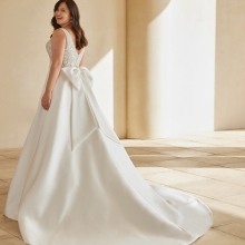 Robe de mariée GLYNIS| Martha Blanc collection 2024: Boutique Paris Robe de mariée GLYNIS| Martha Blanc collection 2024: Boutique Paris