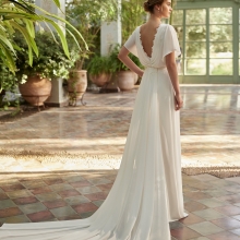 Robe de mariée LALIA Alma Novias collection 2024: Boutique Paris Robe de mariée LALIA Alma Novias collection 2024: Boutique Paris