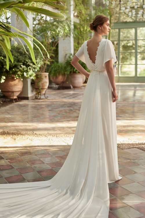 LALIA Wedding Dress Alma Novias collection 2024 Paris