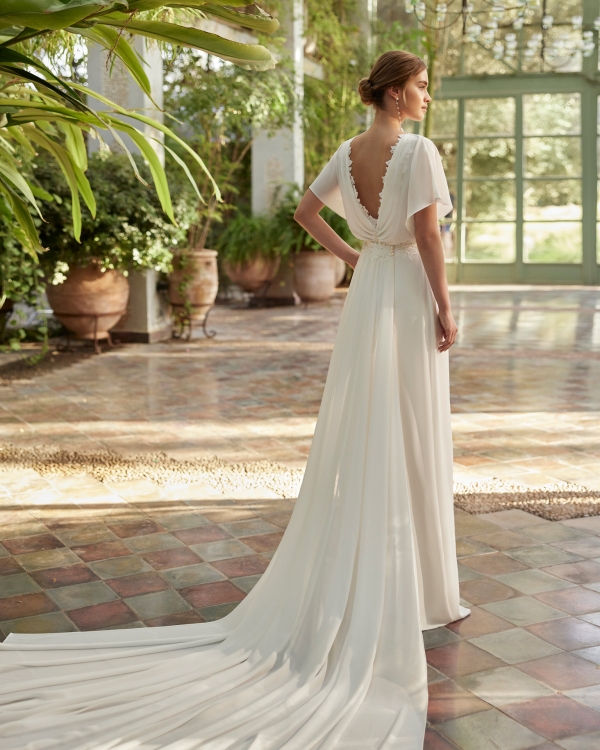 Robe de mariée LALIA Alma Novias collection 2024: Boutique Paris Robe de mariée LALIA Alma Novias collection 2024: Boutique Paris