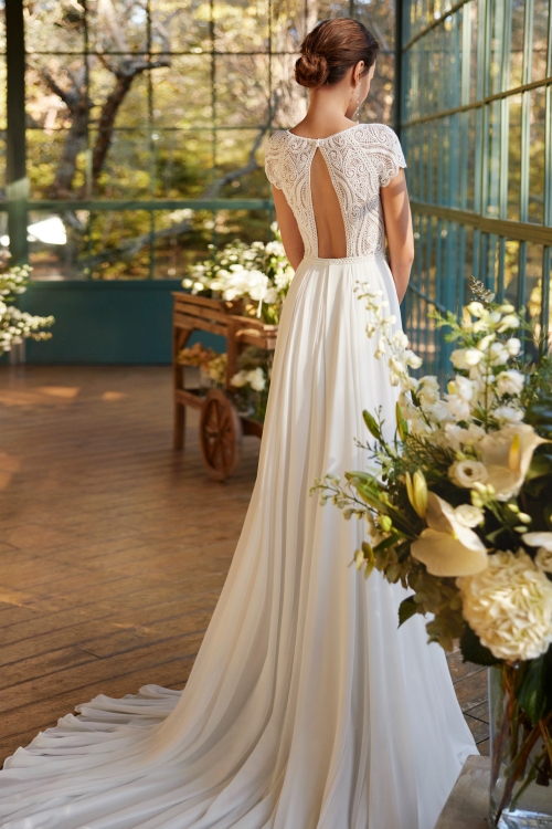 NAVIA Wedding Dress Aire Barcelona Collection 2024| Paris Boutique