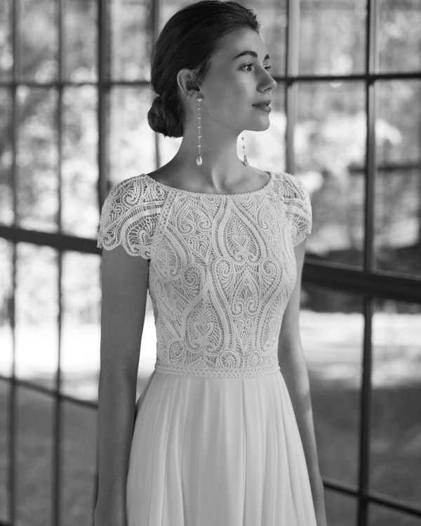 Robe de Mariée NAVIA Aire Barcelona 2024| Mariée Parisienne Robe de Mariée NAVIA Aire Barcelona 2024| Mariée Parisienne