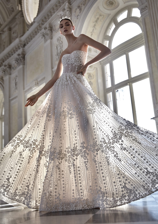 LUCREZIA Wedding Dress Pronovias Privee collection 2024 | Paris Boutique LUCREZIA Wedding Dress Pronovias Privee collection 2024 | Paris Boutique