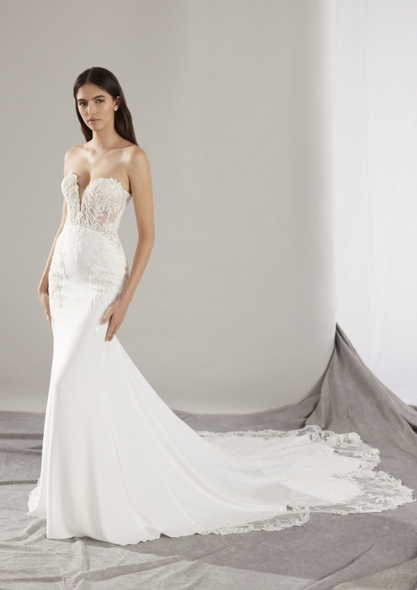Robe de Mariée BALE Pronovias collection 2025| Boutique Paris Robe de Mariée BALE Pronovias collection 2025| Boutique Paris
