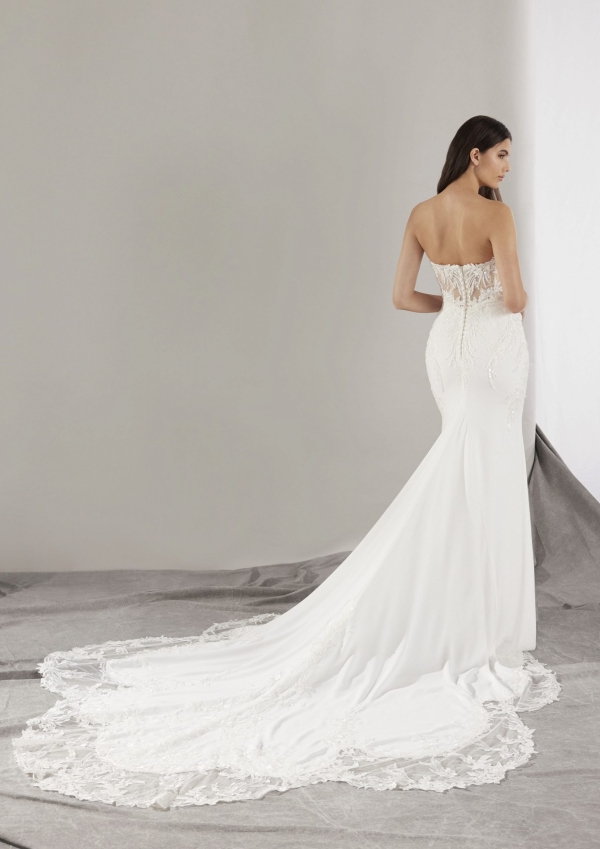 Robe de Mariée BALE Pronovias collection 2025| Boutique Paris Robe de Mariée BALE Pronovias collection 2025| Boutique Paris