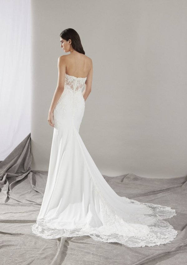 Robe de Mariée BALE Pronovias collection 2025| Boutique Paris Robe de Mariée BALE Pronovias collection 2025| Boutique Paris