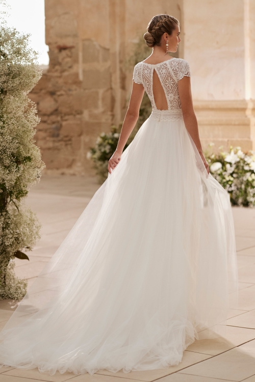 HELVINA Wedding Dress Alma Novias collection 2025 Paris