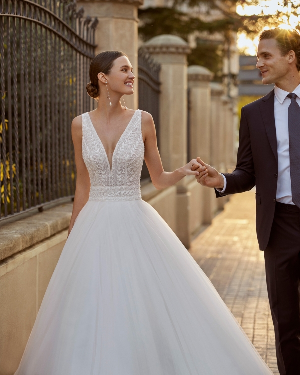 PAOLO Wedding Dress Aire Barcelona Collection 2025| Paris Boutique PAOLO Wedding Dress Aire Barcelona Collection 2025| Paris Boutique