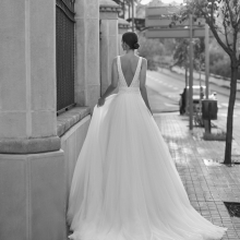 PAOLO Wedding Dress Aire Barcelona Collection 2025| Paris Boutique PAOLO Wedding Dress Aire Barcelona Collection 2025| Paris Boutique