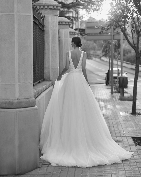 PAOLO Wedding Dress Aire Barcelona Collection 2025| Paris Boutique PAOLO Wedding Dress Aire Barcelona Collection 2025| Paris Boutique