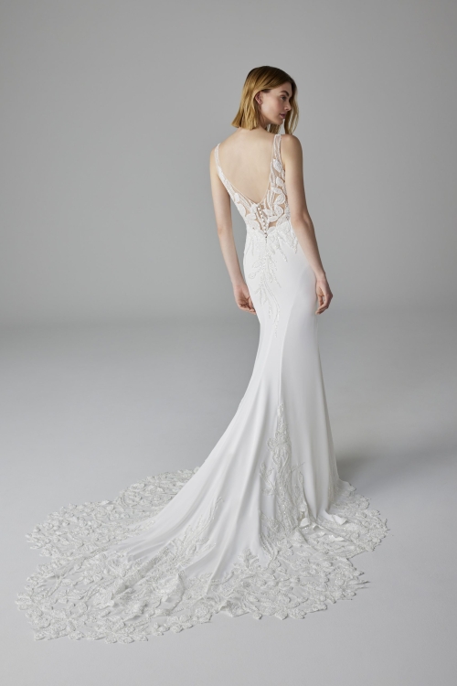 DEBBY Wedding Dress Pronovias collection 2025| Boutique Paris