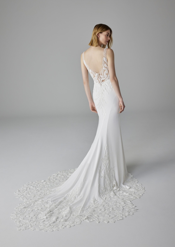 DEBBY Wedding Dress Pronovias collection 2025| Boutique Paris DEBBY Wedding Dress Pronovias collection 2025| Boutique Paris