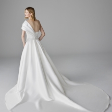 Robe de Mariée ETIENNES Pronovias collection 2025| Paris Robe de Mariée ETIENNES Pronovias collection 2025| Paris
