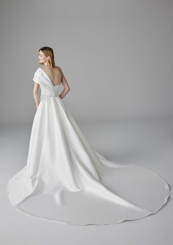 Robe de Mariée ETIENNES Pronovias collection 2025| Paris Robe de Mariée ETIENNES Pronovias collection 2025| Paris