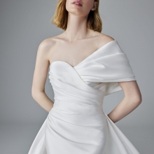 Robe de Mariée ETIENNES Pronovias collection 2025| Paris Robe de Mariée ETIENNES Pronovias collection 2025| Paris