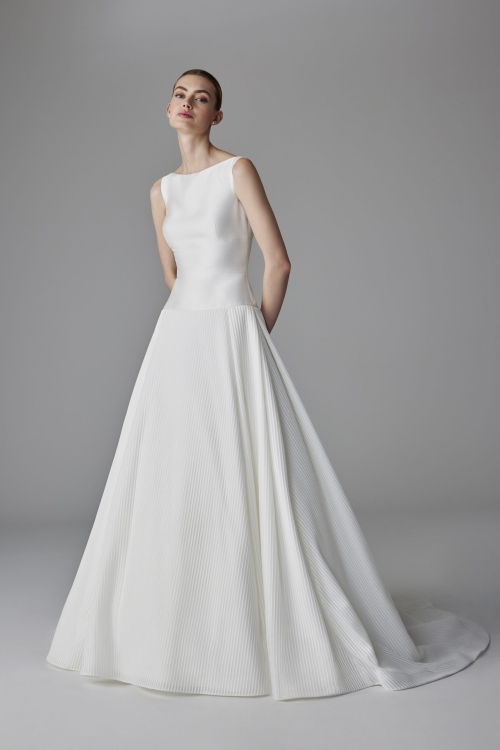 GALLIA Wedding Dress Pronovias collection 2025| Boutique Paris