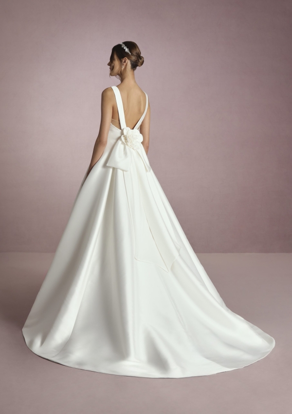 IKEBANA Wedding Dress White one Collection 2025 Paris Boutique IKEBANA Wedding Dress White one Collection 2025 Paris Boutique