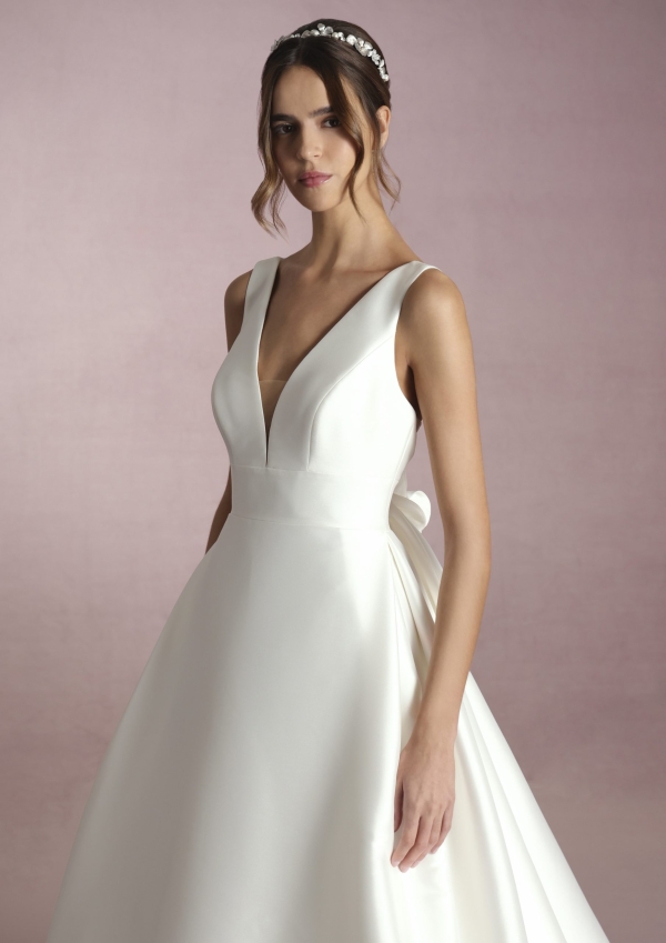 IKEBANA Wedding Dress White one Collection 2025 Paris Boutique IKEBANA Wedding Dress White one Collection 2025 Paris Boutique