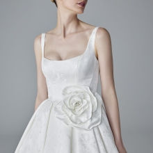 JULIAN Wedding Dress Pronovias collection 2025| Boutique Paris JULIAN Wedding Dress Pronovias collection 2025| Boutique Paris