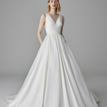 Robe de Mariée LUMINEUSE Pronovias collection 2025| Paris Robe de Mariée LUMINEUSE Pronovias collection 2025| Paris