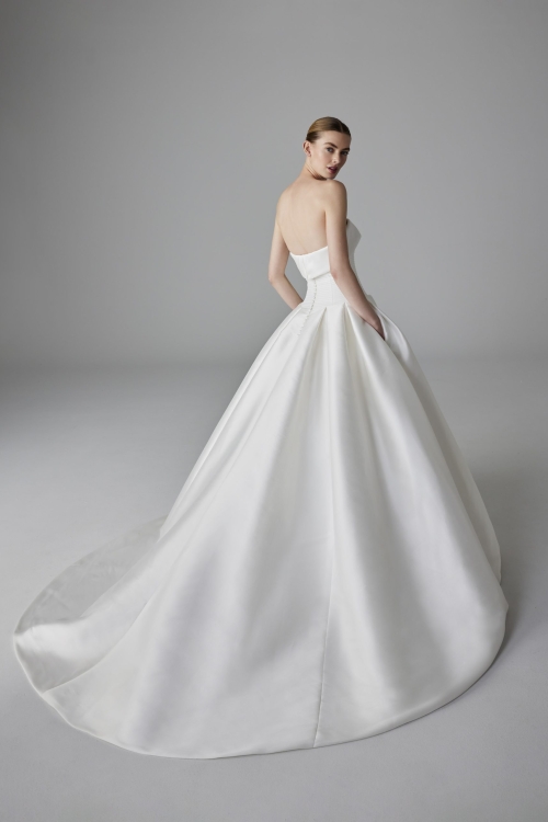 ARLINE Wedding Dress Pronovias collection 2025| Boutique Paris